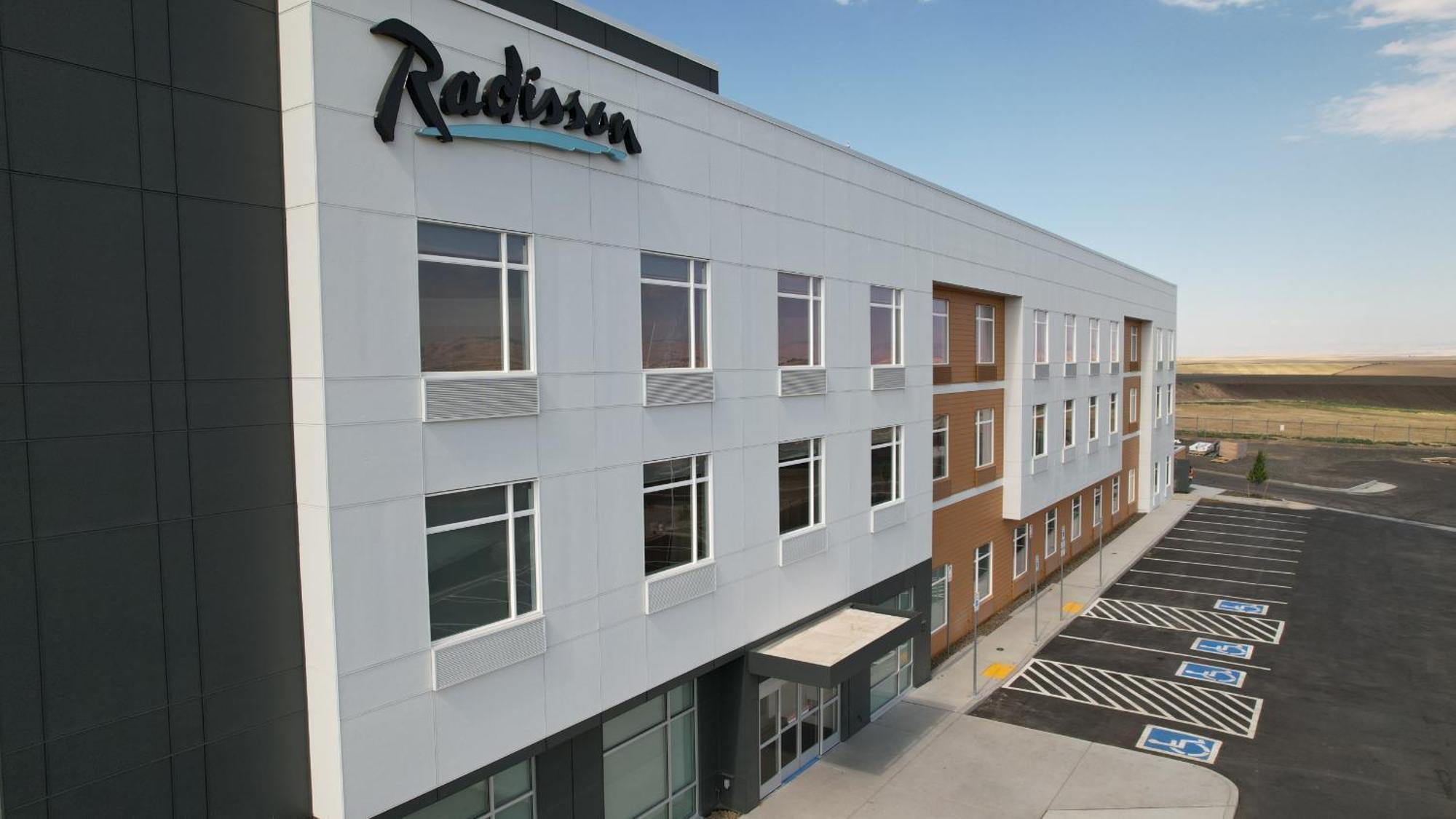 Radisson Hotel Pendleton Airport Extérieur photo