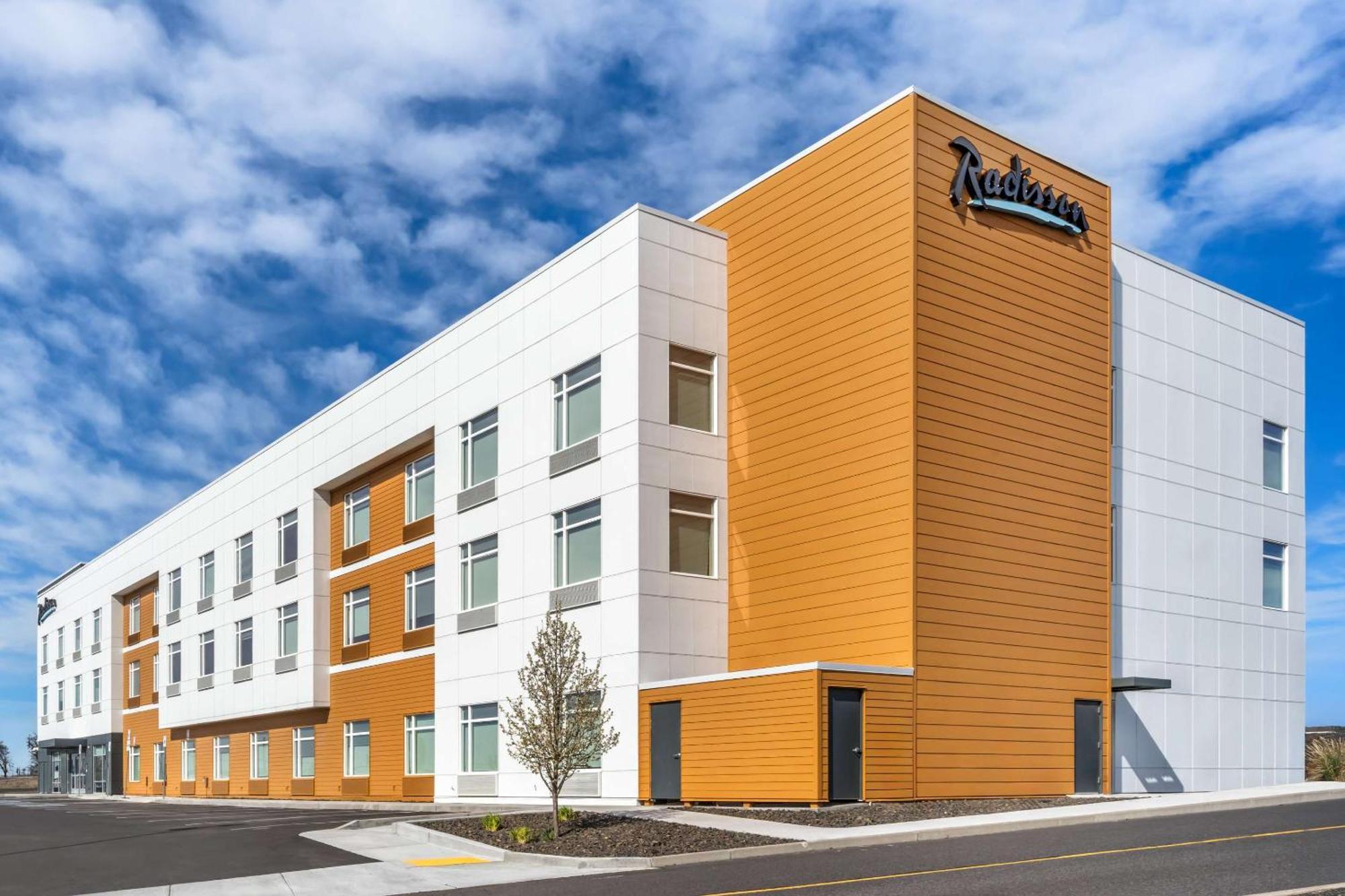 Radisson Hotel Pendleton Airport Extérieur photo